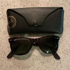 Ray-Ban wayfarers